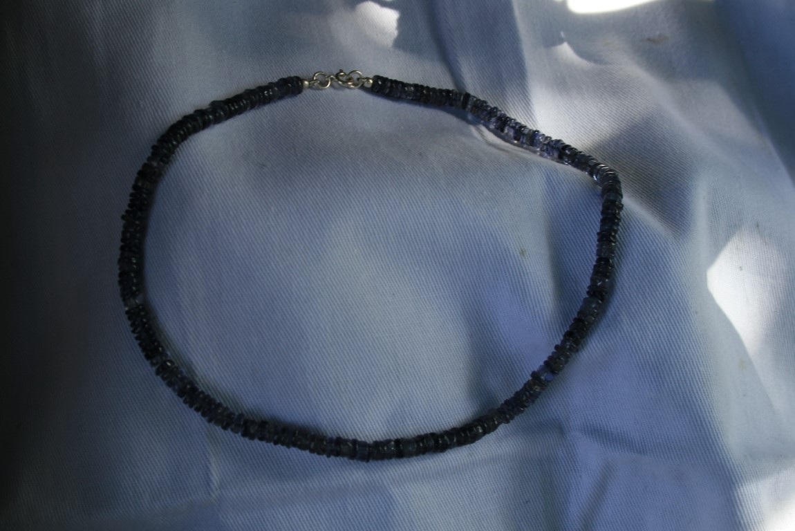 Iolite Necklace helps overcomes codependancy 4586